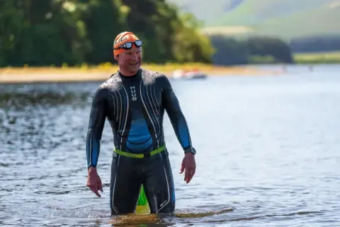 Every Week, He Goes Back to the Waters Where His Spouse Passed Away
