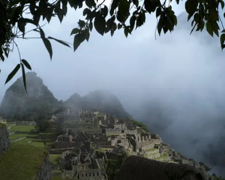Rocks placed on Railway Lines Trap Hundreds of Travelers near the Inca Citadel