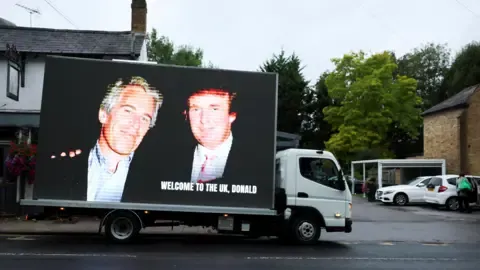 Four Detentions Made Following Donald Trump and Jeffrey Epstein Pictures Displayed on Royal Castle